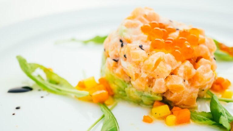 Tartar De Salm N Con Aguacate Y Mango